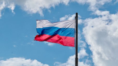 Российские военные подняли флаг над центром Суджи