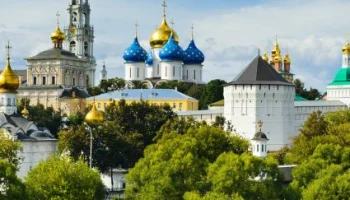 Преподобный Сергий Радонежский основал монастырь, впоследствии ставший Троице-Сергиевой лаврой